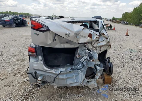 2021 Nissan Versa Sv z USA, uszkodzony, nr VIN 3N1CN8EV0ML881229